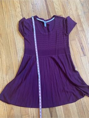 Short-Sleeve Pleated Dress - Plum